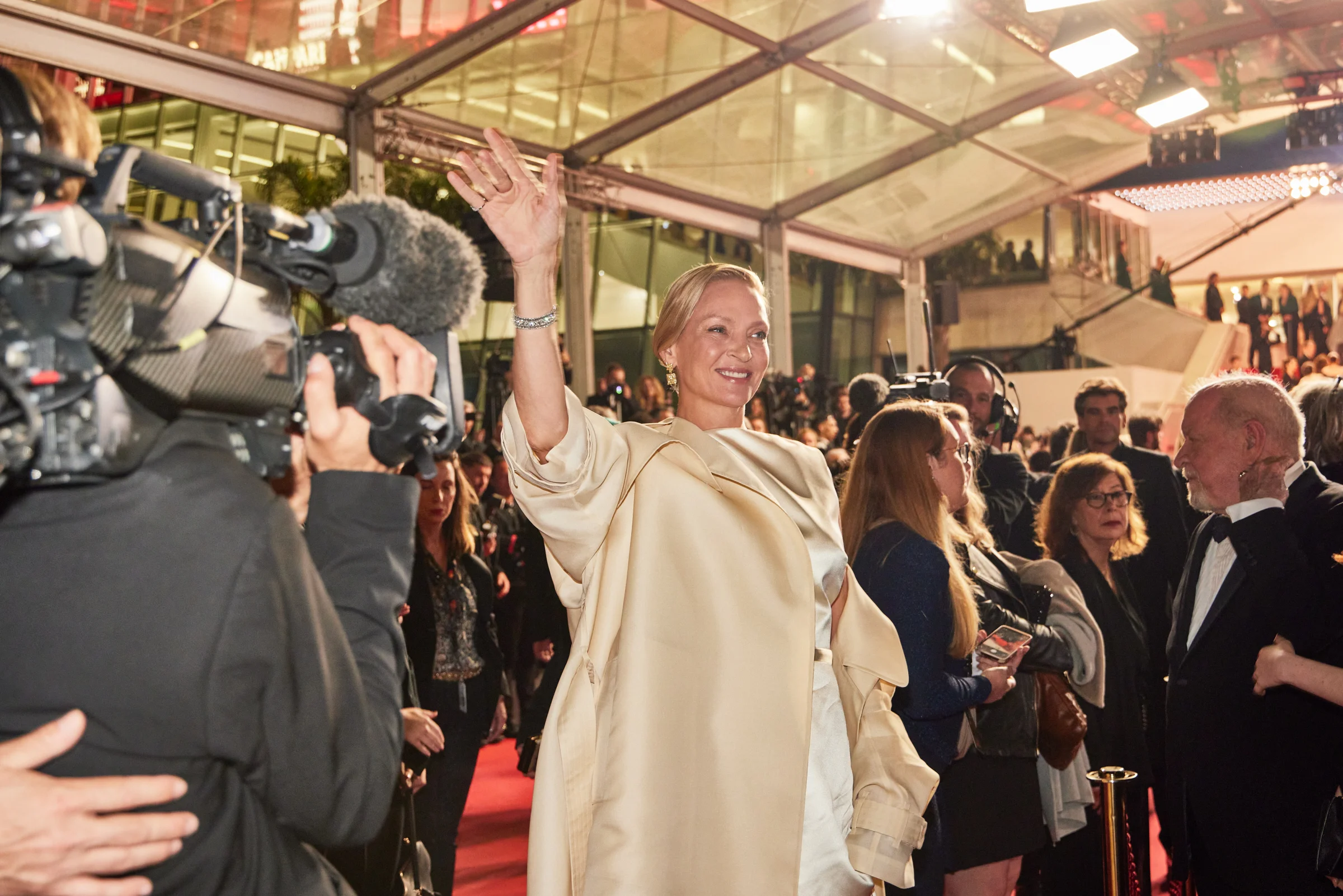 Day 4 · Arrivals at the Palais